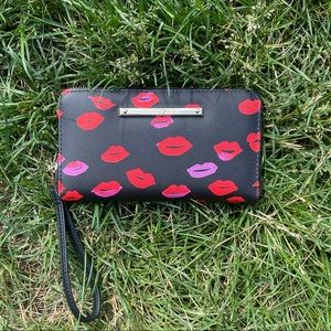 BRAND NEW Betsey Johnson lip clutch wallet